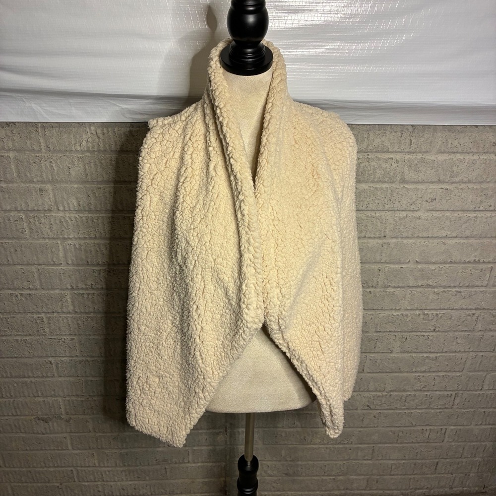 New BB Dakota Steve Madden Oatmeal Sherpa Fleece Vest Women's Size‎ M Cozy Warm